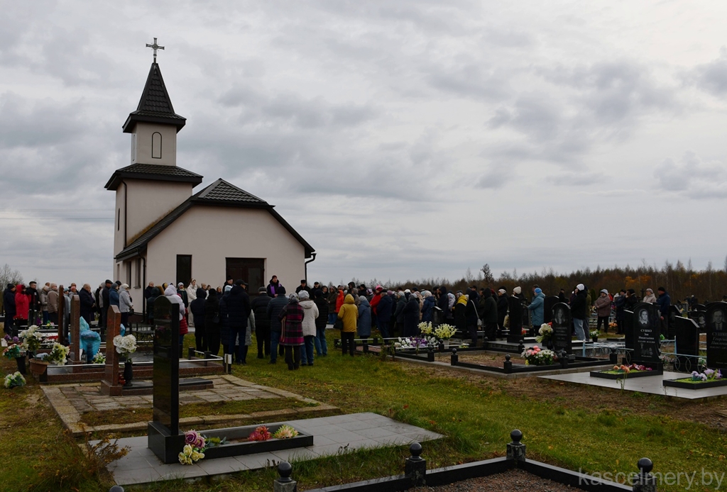 Малітва на новых могілках
